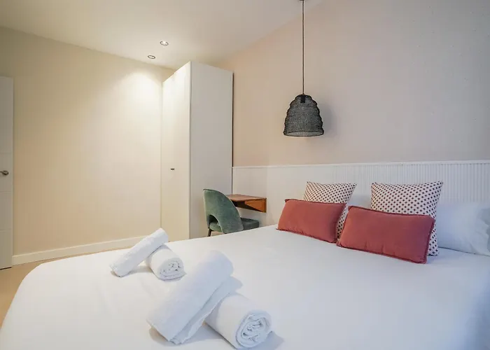 Modern -2Bedrooms 1Bath-Cuatro Caminos