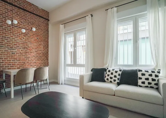 Modern -2Bedrooms 1Bath-Cuatro Caminos